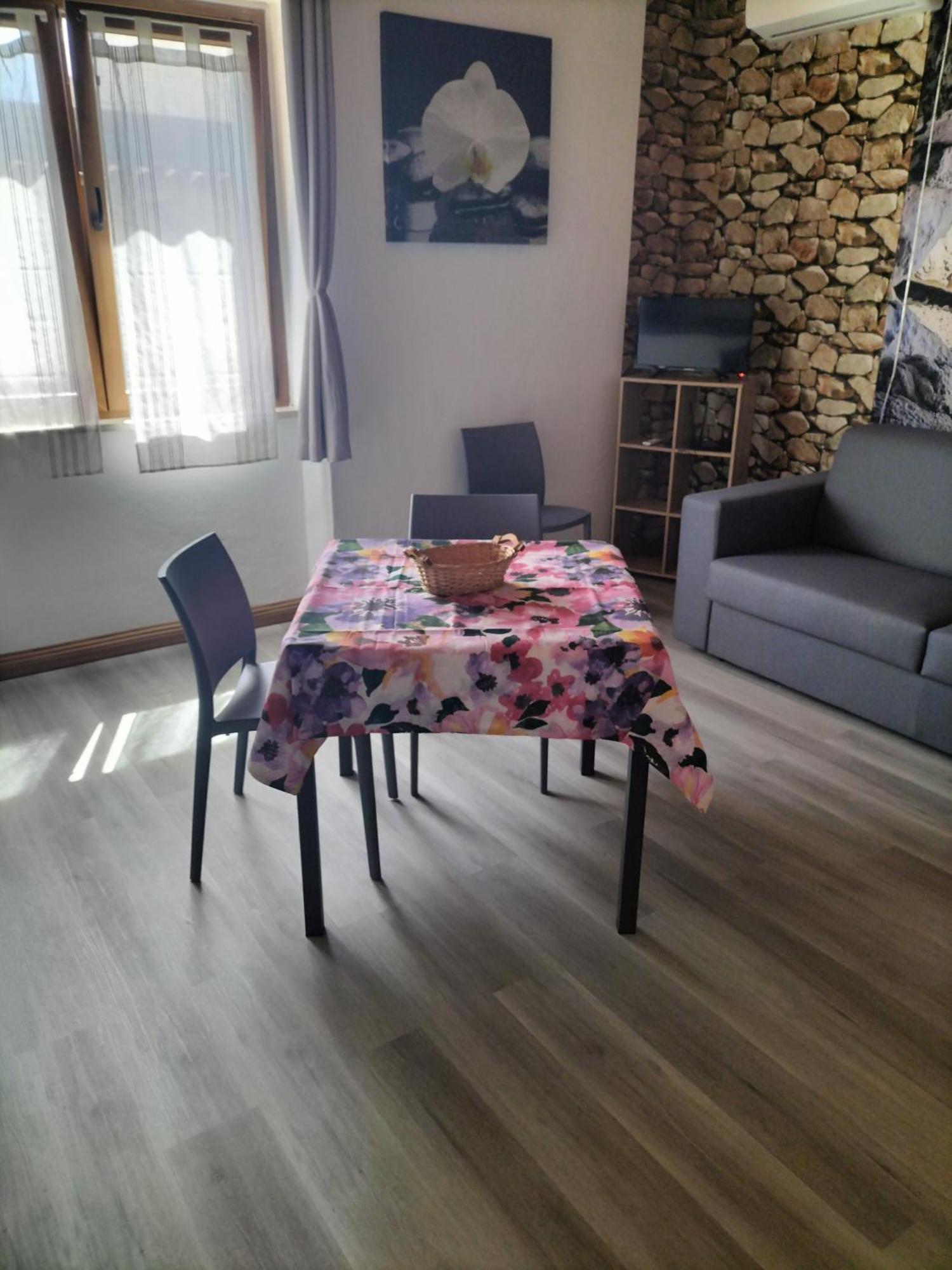 The Square Apartman Orosei Kültér fotó