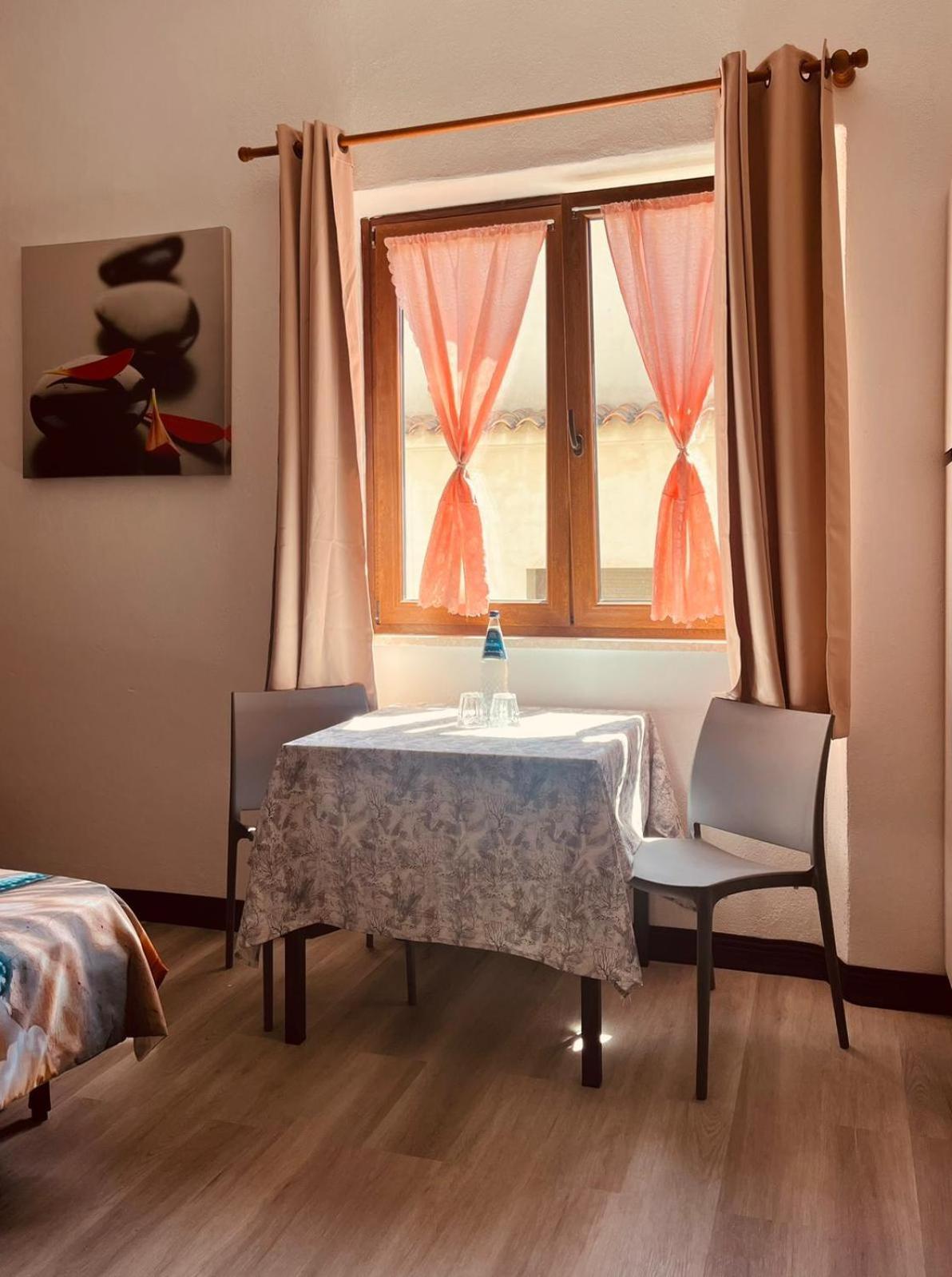 The Square Apartman Orosei Kültér fotó